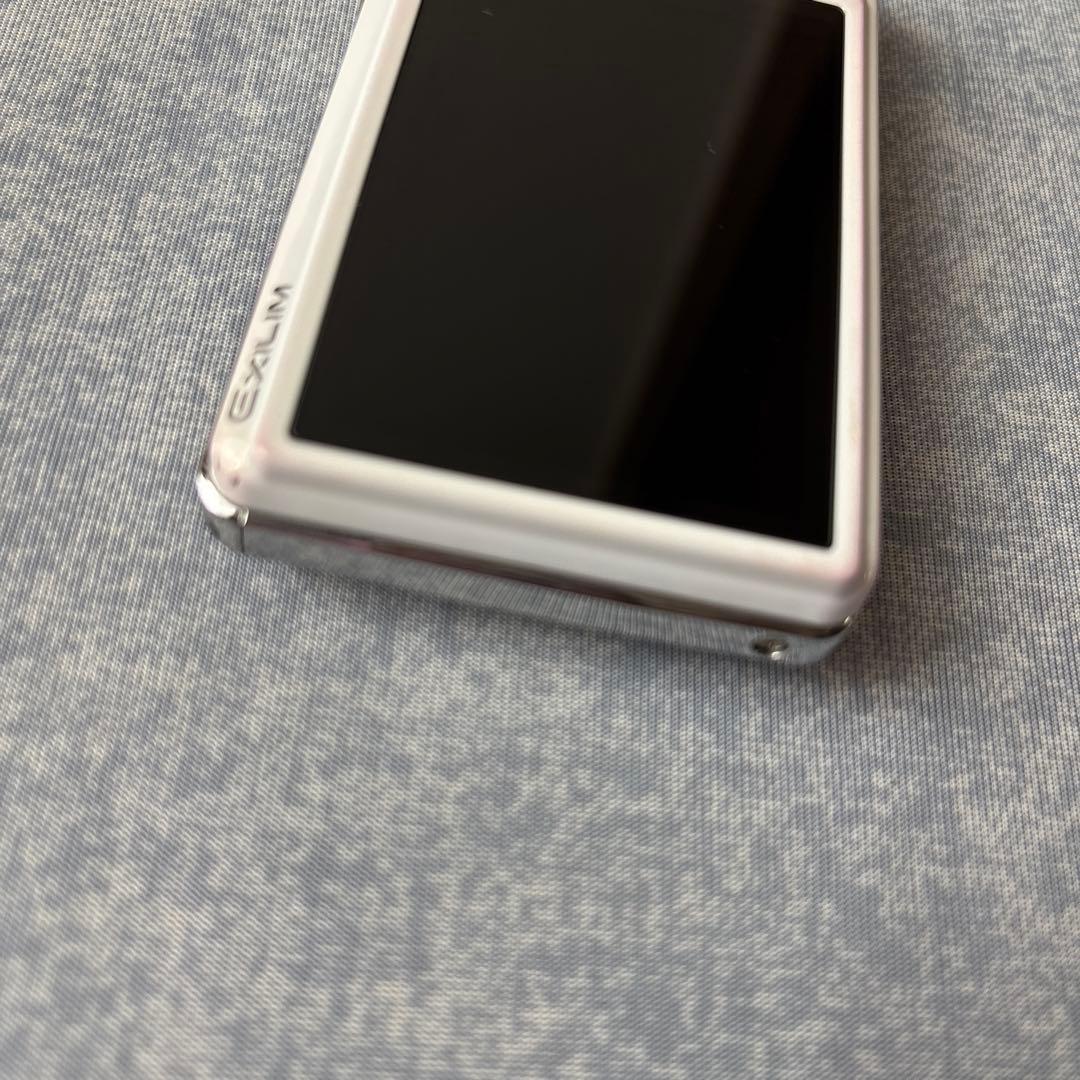 CASIO EXILIM ホワイト デジタルカメラ