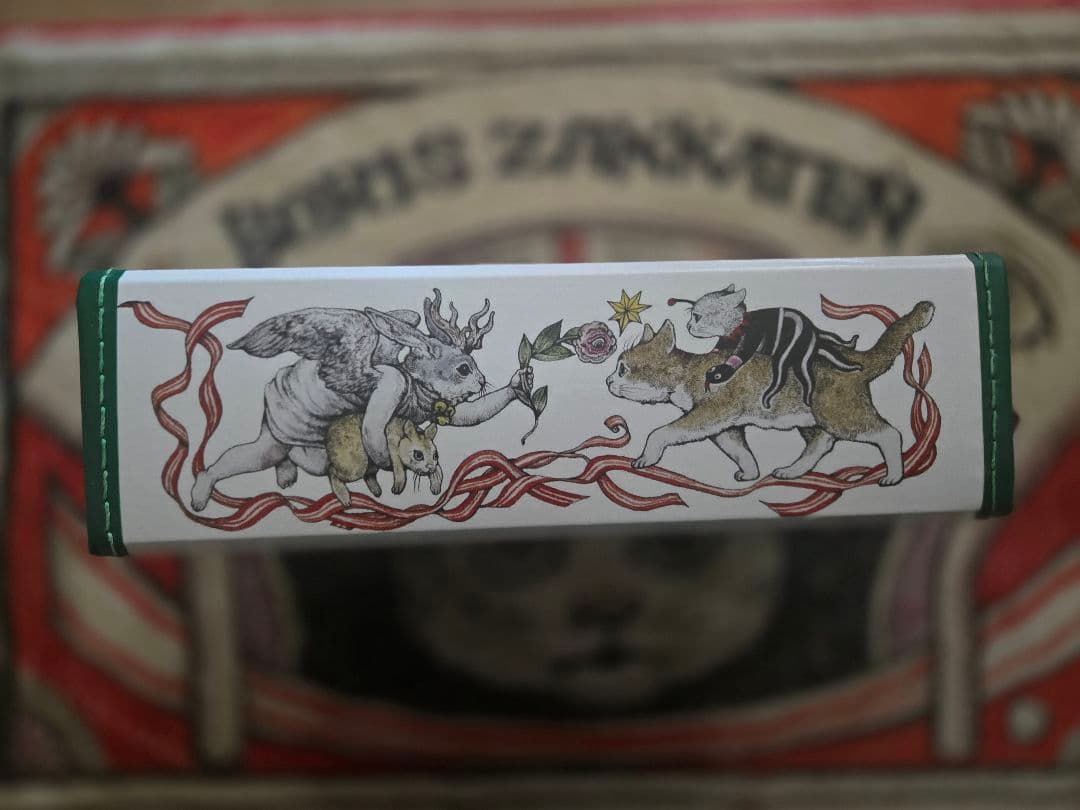 ヒグチユウコ　ペーパートランク　缶