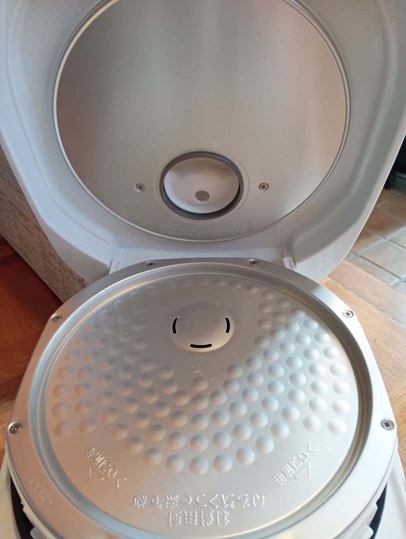 【美品!】象印 IH炊飯ジャー5.5合 NP-XB10 IH炊飯器