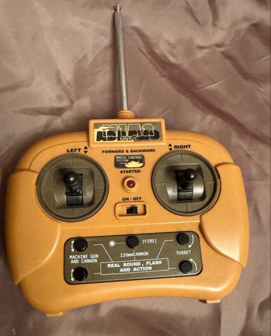 童友社 RC M1A2エイブラムス　戦車　1/16　イラク駐留米軍仕様　動作品