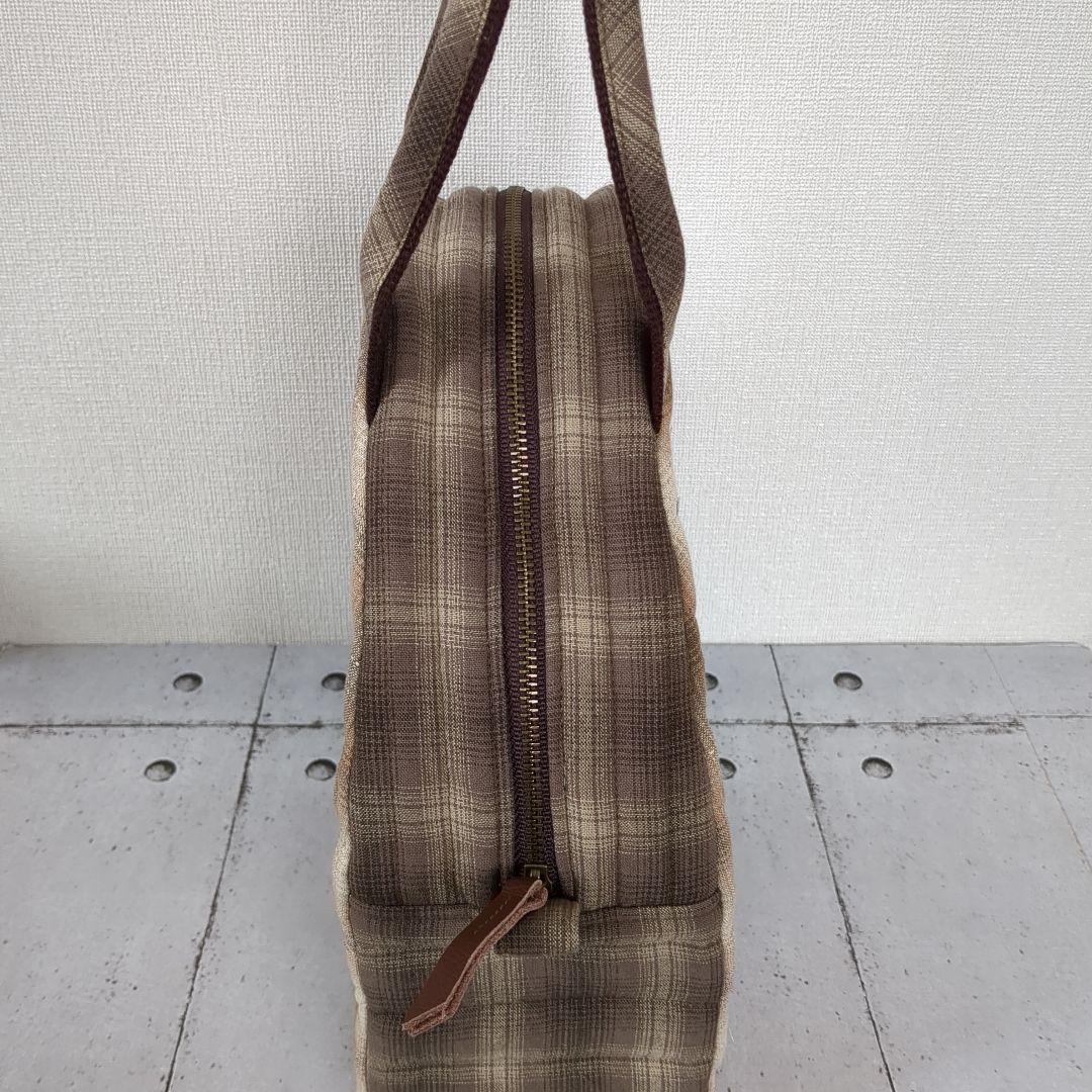 パッチワーク　カントリーハウスのバッグ