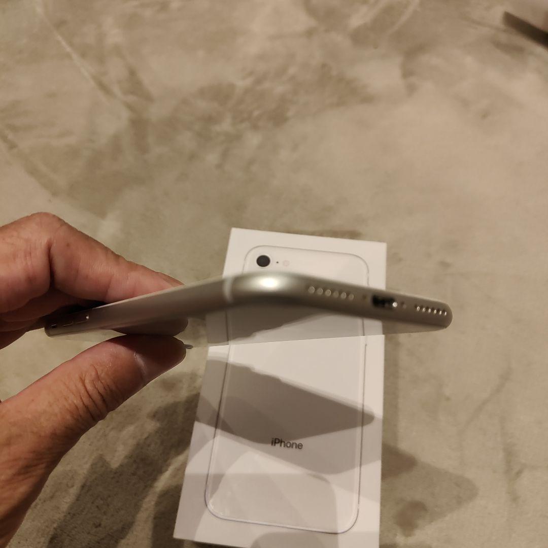 「美品」iPhone8　SIMロック解除済　画面割れなし