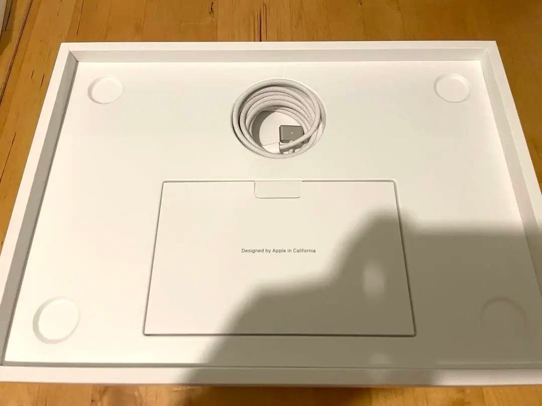 美品 MacBook Air 2024 13インチ M3 16GBスターライト