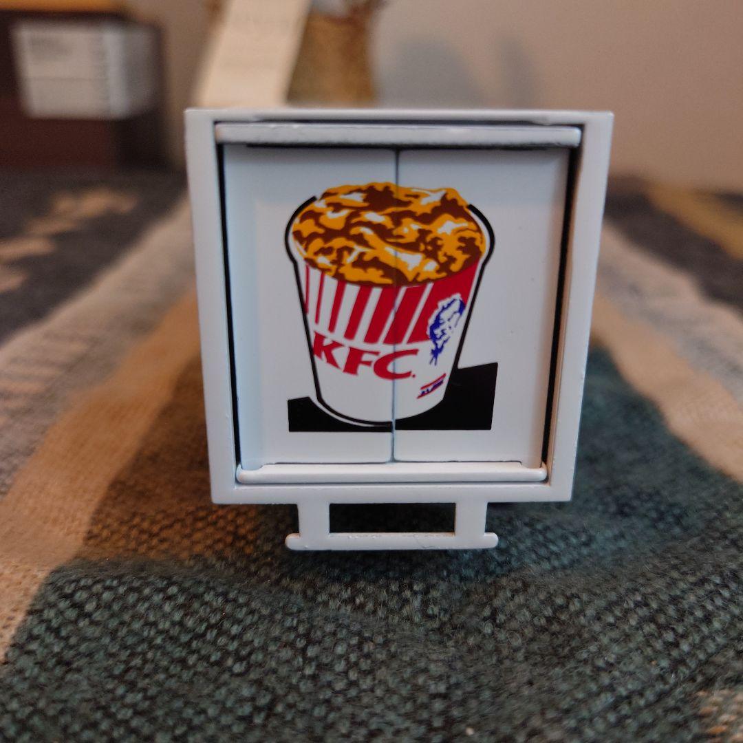 ケンタッキー　KFC トラック　ビンテージ　レトロ　ミニカー　美品　トレーラー