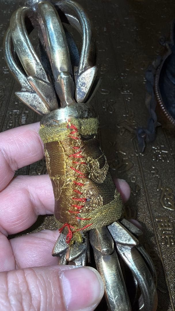 チベット製 法具 九鈷杵 ヴァジュラ 専用宝匣付き 羯磨打ち出し彫金 伝統金工