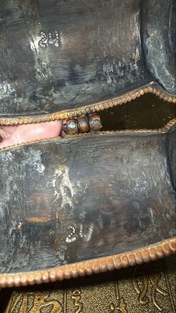 チベット製 法具 九鈷杵 ヴァジュラ 専用宝匣付き 羯磨打ち出し彫金 伝統金工