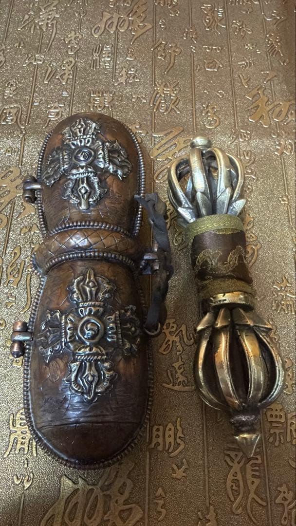 チベット製 法具 九鈷杵 ヴァジュラ 専用宝匣付き 羯磨打ち出し彫金 伝統金工