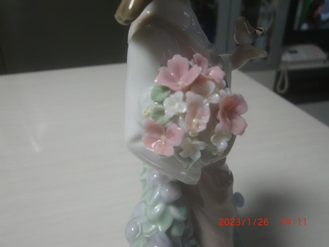LLADRO　リヤドロ　【小鳥と話す少女】置物　リアドロ　インテリアＬ189