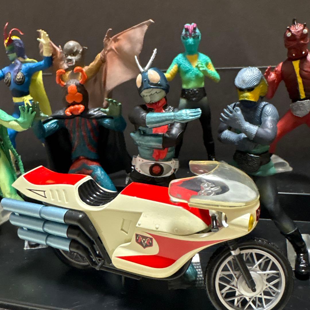 初代仮面ライダー &全11体怪人フィギュアセット サイクロン付き