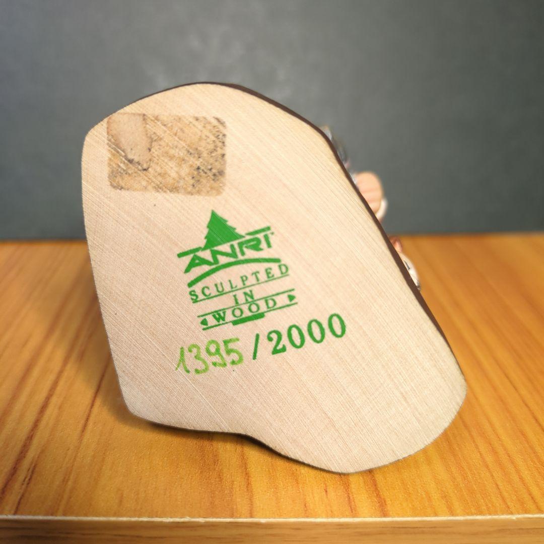 アンリ人形　木彫り人形　タイトル 少女と仔猫です。