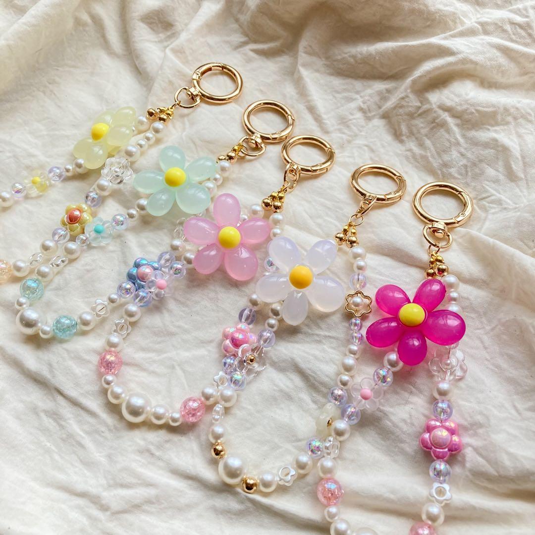 ビーズストラップ　チャーム　キーホルダー　ハンドメイド　ピンク　推し活