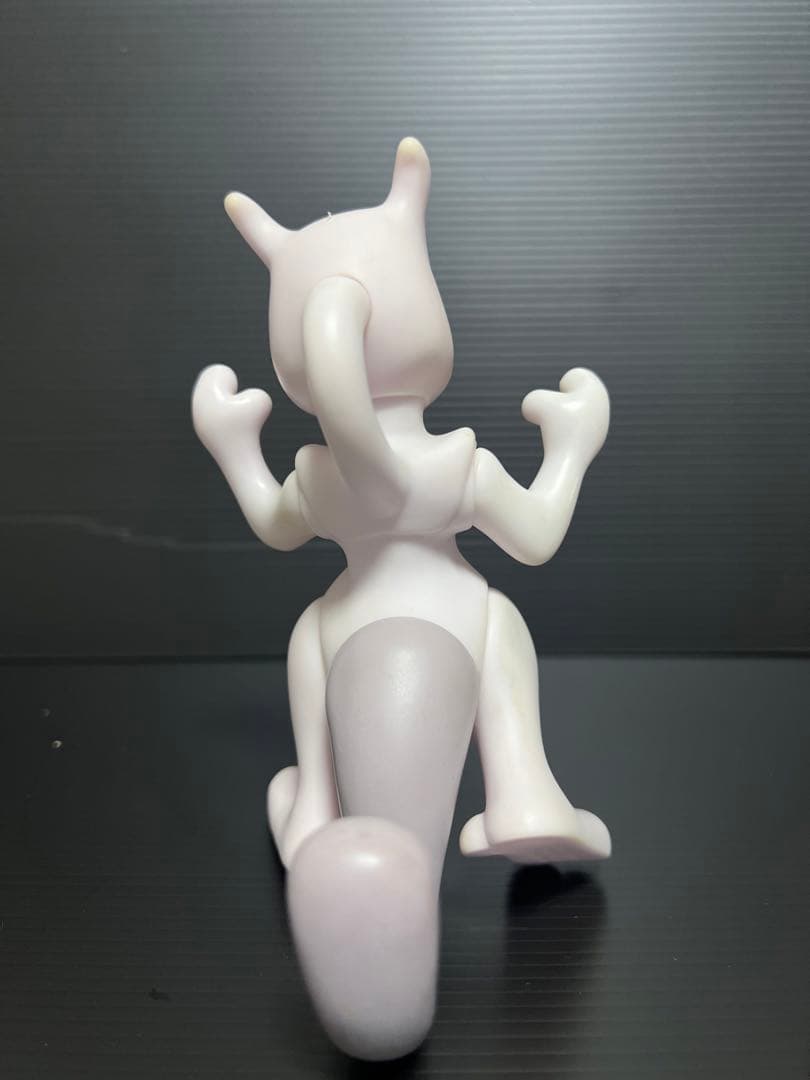 フィギュア　ミュウツー「ポケットモンスター」ポケモン デラックスフィギュア