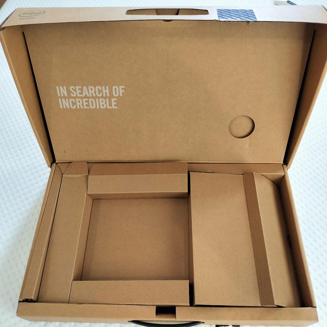 ASUS Vivobook15 15.6インチ Ryzen 7 16G