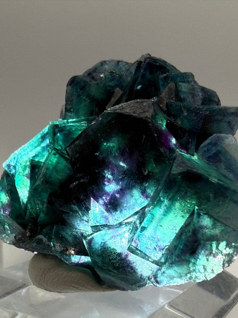 フローライト　オコルス産　原石　鉱物　標本　天然石　蛍石　バタフライポケット