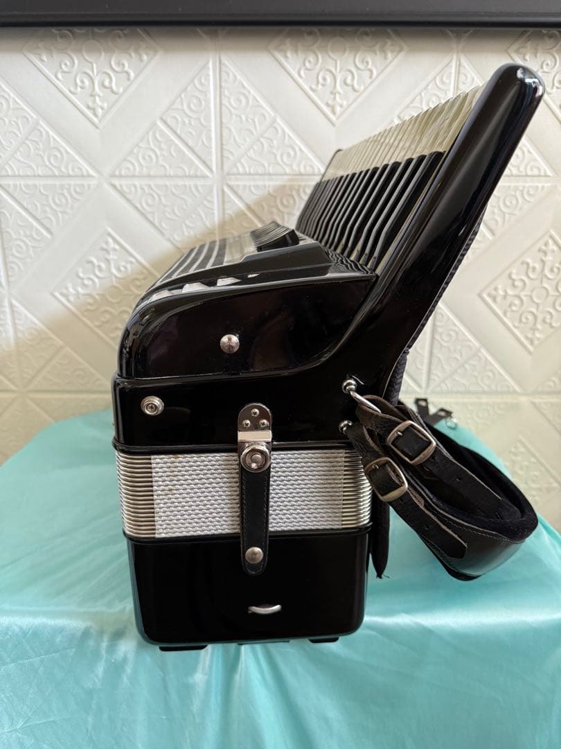 伊製中古アコ-デイオン