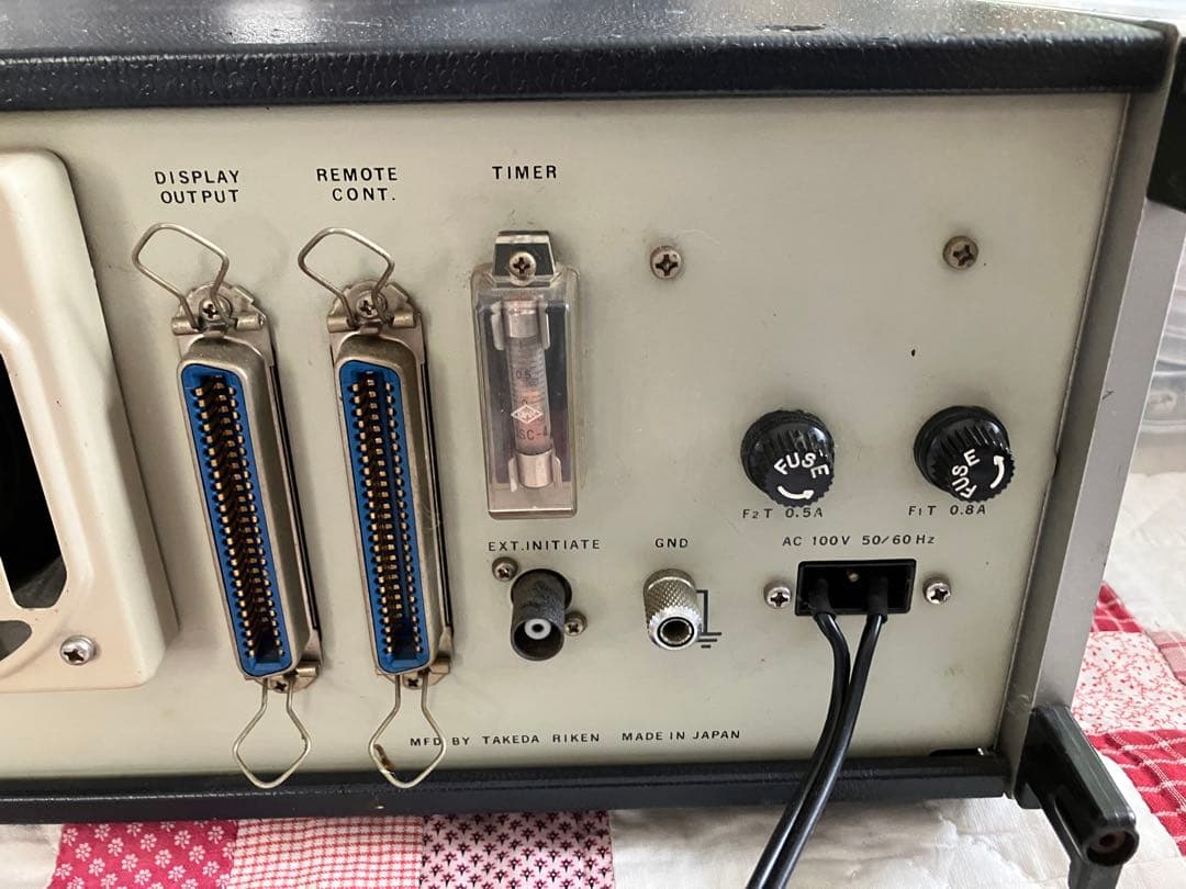 TR6120　プログラマブル標準直流電圧/電流発生器