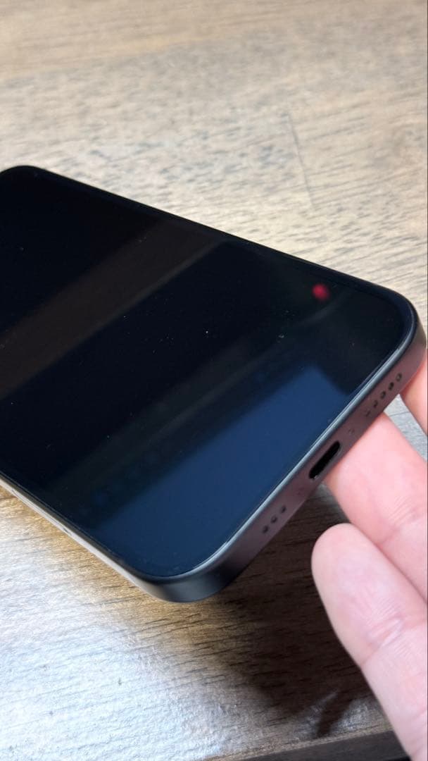 【美品・フィルム付き】iPhone 16 スペースグレー