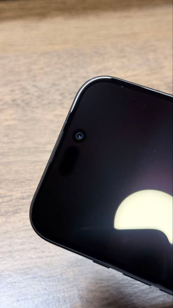 【美品・フィルム付き】iPhone 16 スペースグレー