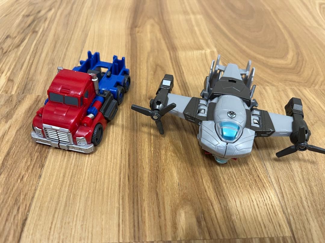 トランスフォーマー オプティマス　バンブルビー　　アイアンハイド