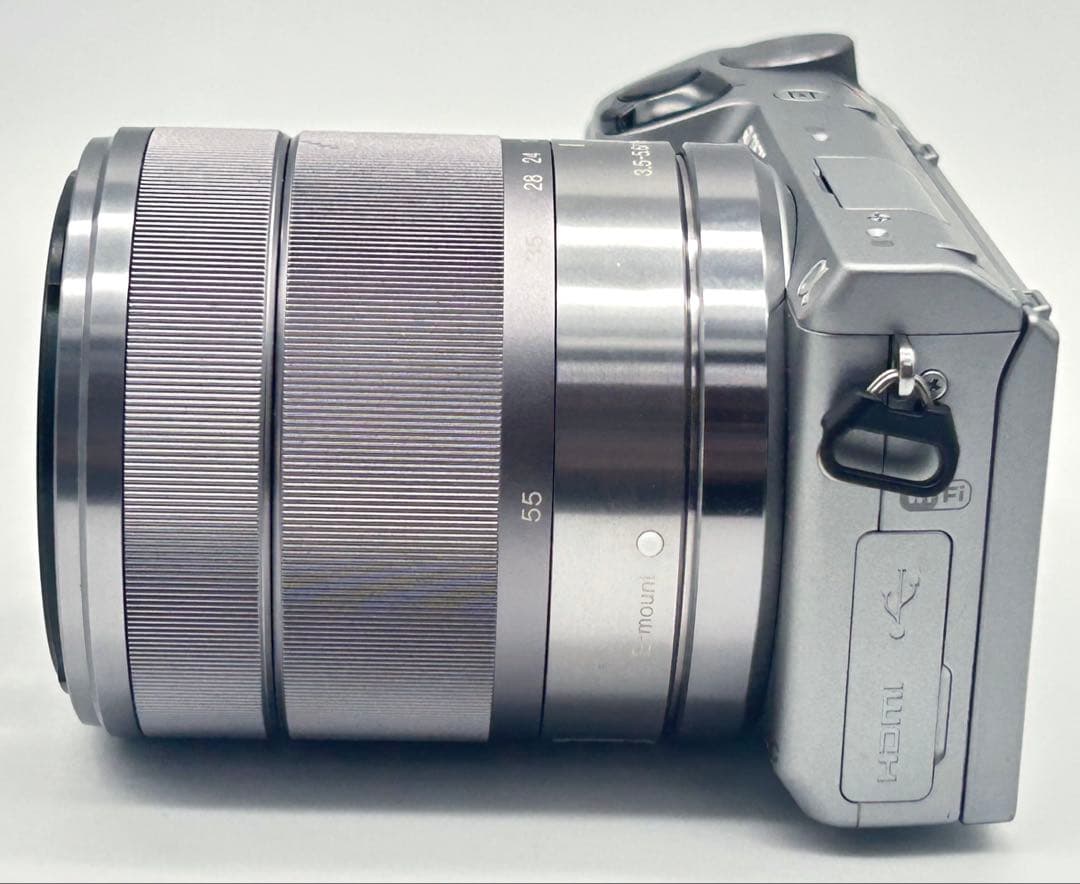 SONY 軽量ミラーレス一眼レフカメラ　NEX-5R+ズームレンズSEL1855