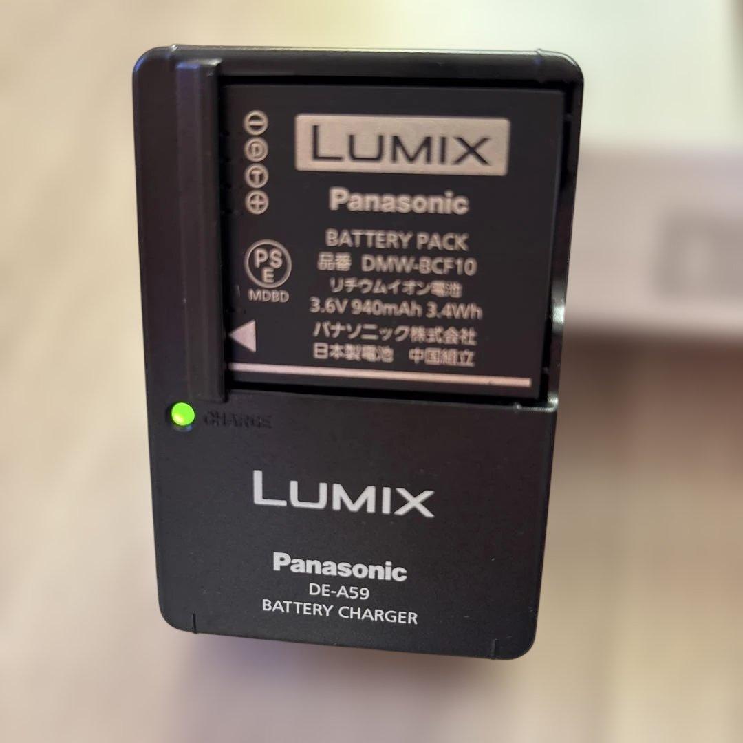 Panasonic　LUMIX DMC-FX60　デジカメ