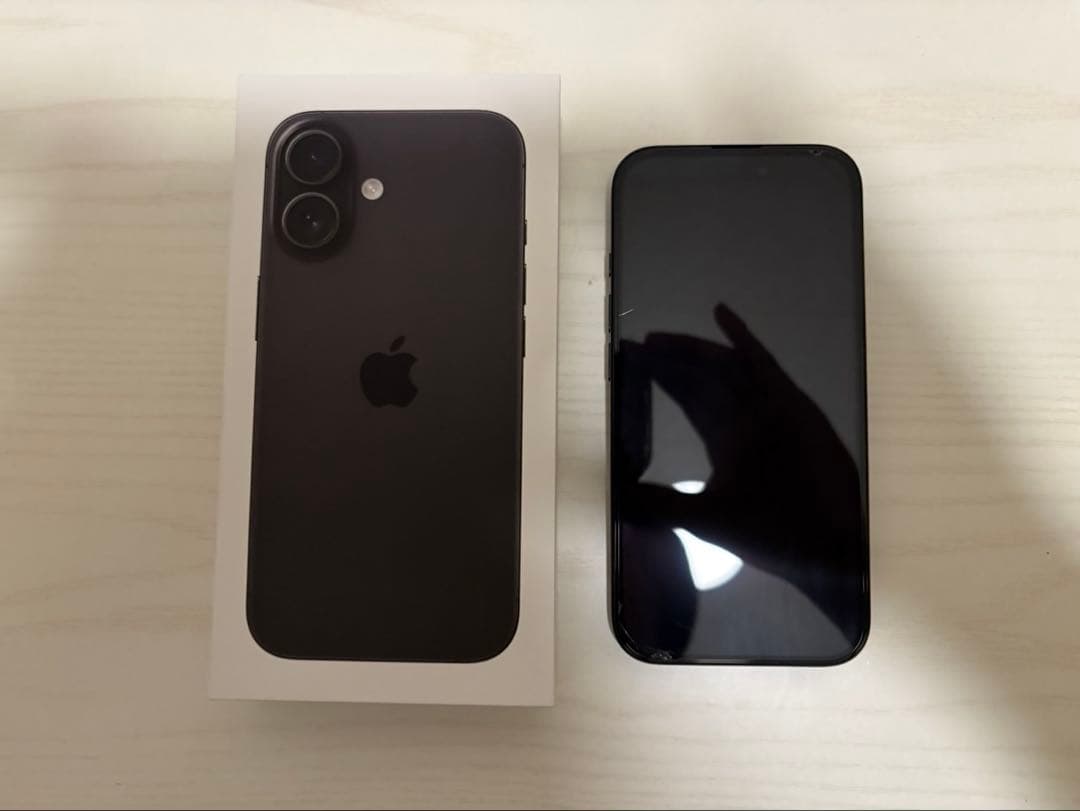 ayam　iPhone16ブラック 128GB 最大容量96%