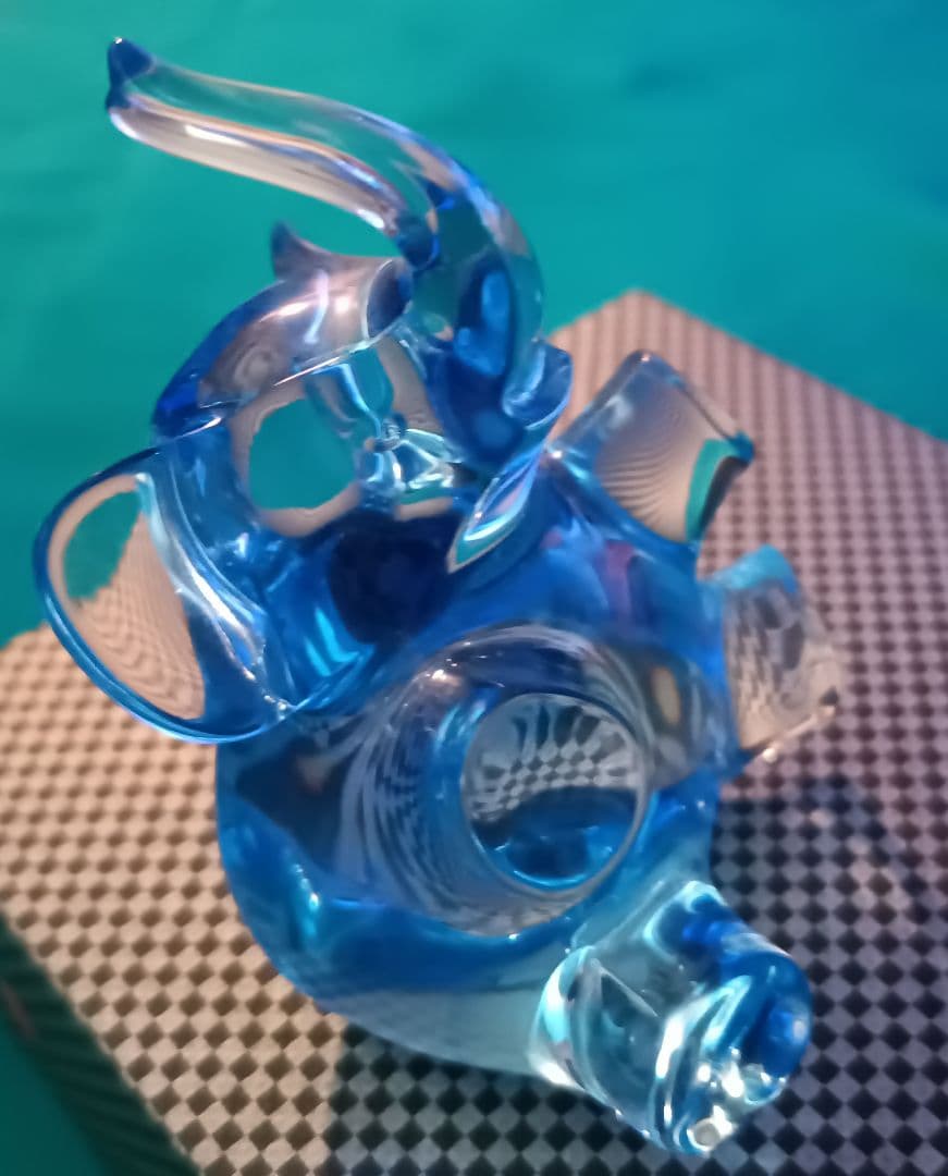 バカラ　BACCARAT　動物シリーズ　ブルーのゾウの置物