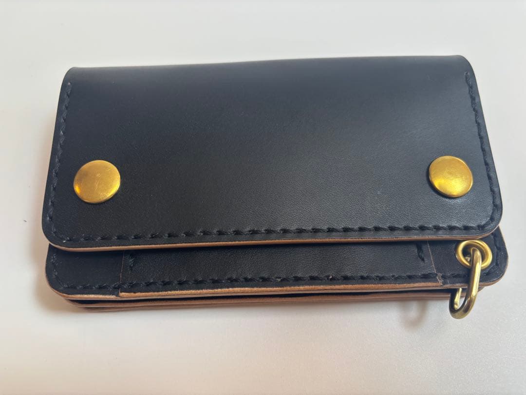 黒　ヌメ革　茶芯　丘染　トラッカーウォレット　3層　真鍮　ミドル