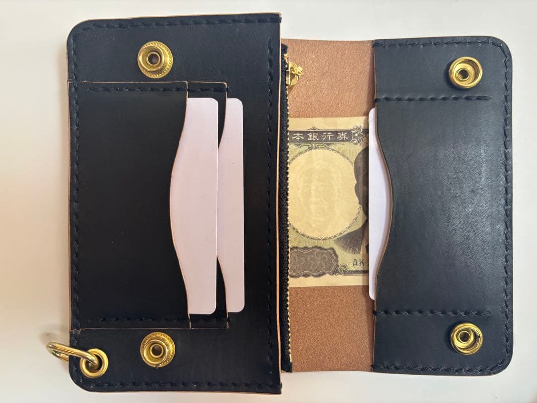 黒　ヌメ革　茶芯　丘染　トラッカーウォレット　3層　真鍮　ミドル