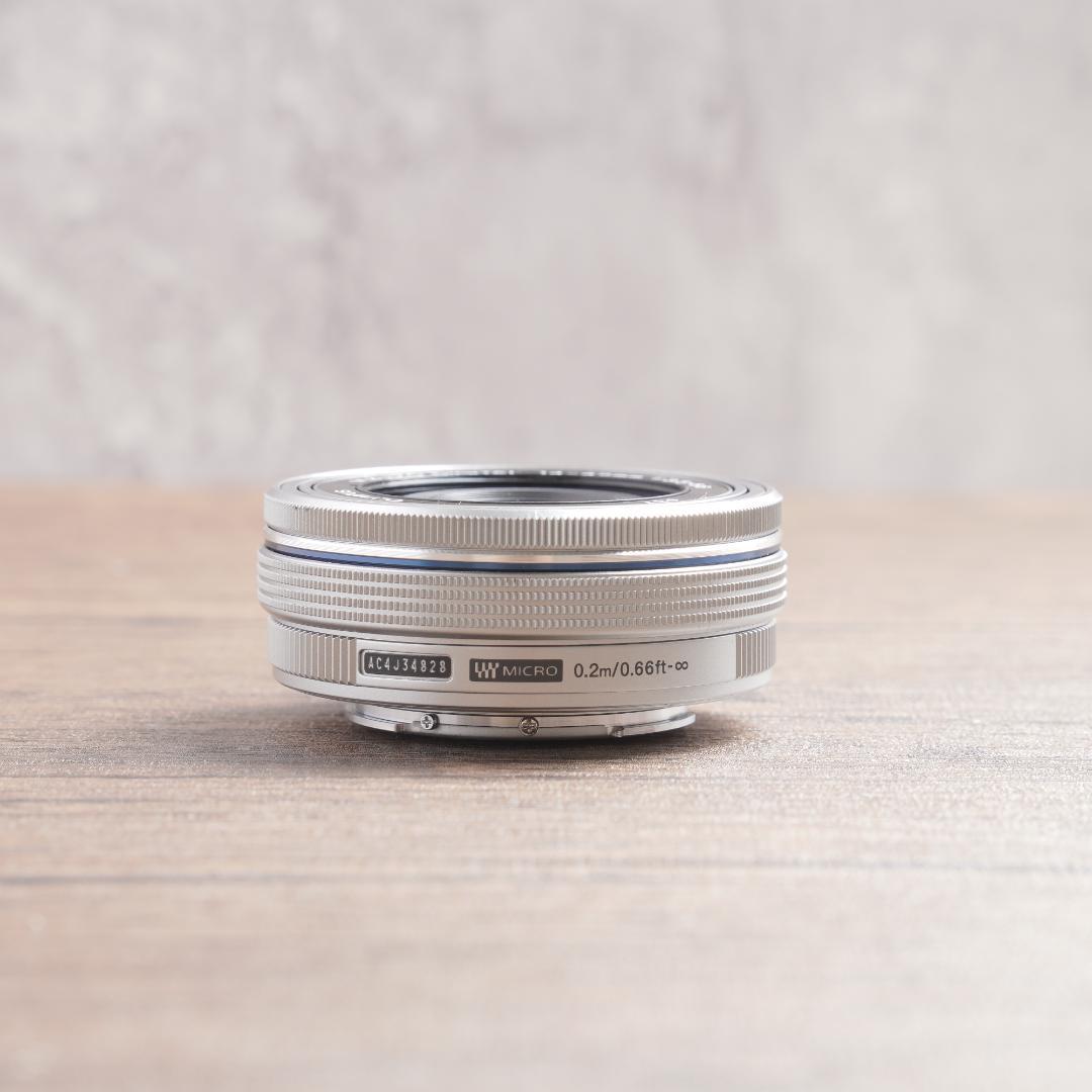 ショット数974回で美品✨自撮り✨OLYMPUS PEN E-PL9　978-1