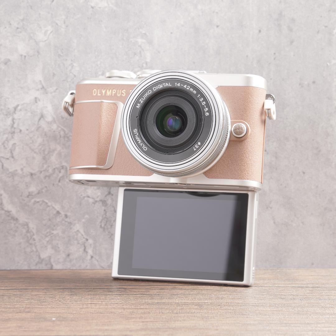 ショット数974回で美品✨自撮り✨OLYMPUS PEN E-PL9　978-1