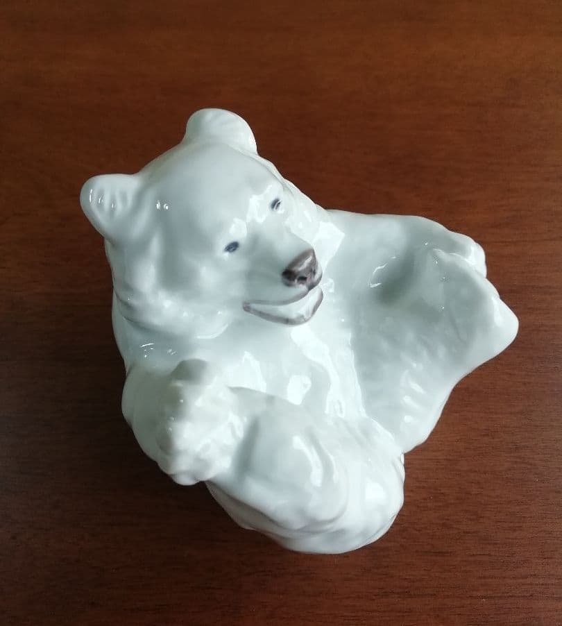 新品   ポーラーベア フィギュリン 置物