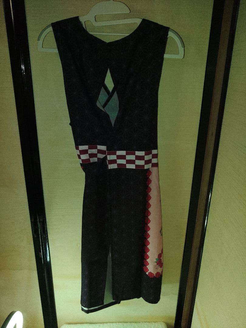 アナスイエプロン 鬼滅の刃　バラ柄 ドレスタイプエプロン