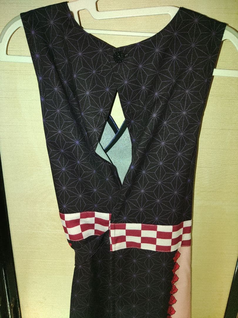 アナスイエプロン 鬼滅の刃　バラ柄 ドレスタイプエプロン