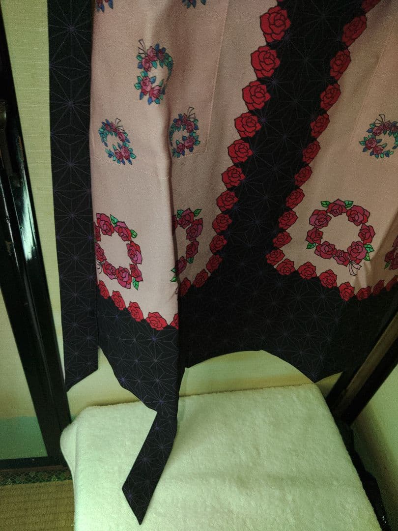 アナスイエプロン 鬼滅の刃　バラ柄 ドレスタイプエプロン