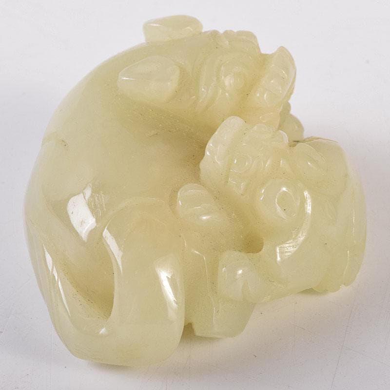 中国　玉石彫刻　神獣　根付　紙鎮　置物　C　8213E