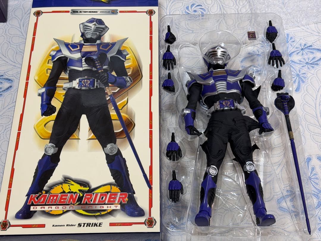 仮面ライダー王蛇　メディコムトイ　RAH 龍騎　STRIKE　フィギュア