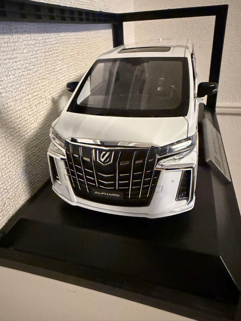 最終値下げ！これ以上は値下げできません トヨタ アルファード ミニカー 1/18