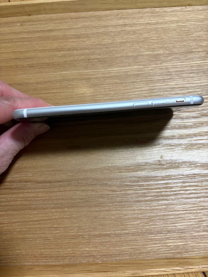 超美品★iPhone SE (第2世代) 64GB ホワイト 付属品あり