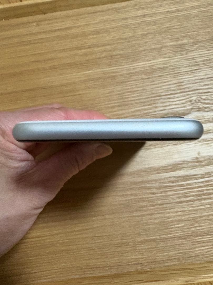 超美品★iPhone SE (第2世代) 64GB ホワイト 付属品あり