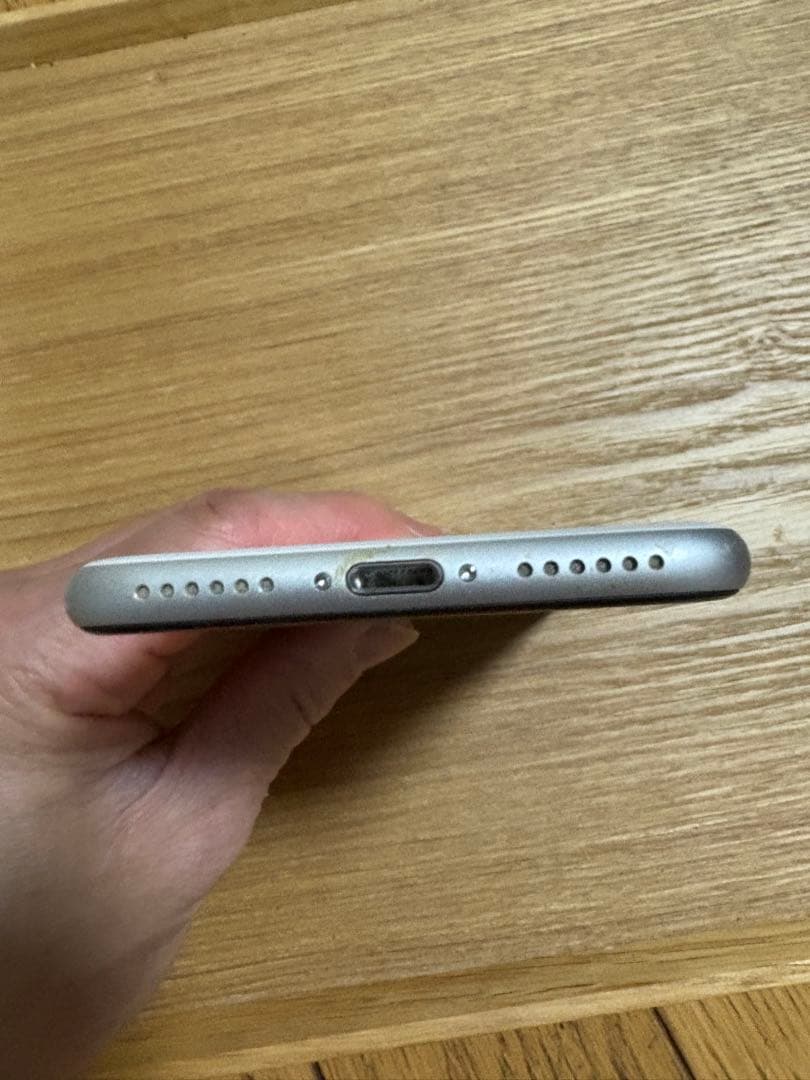 超美品★iPhone SE (第2世代) 64GB ホワイト 付属品あり