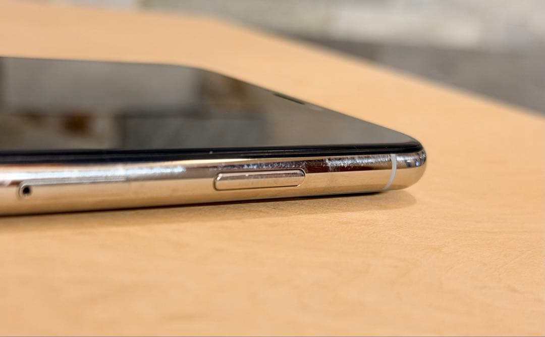 iPhone X 64GB ホワイト SIMフリー 美品　バッテリー69%