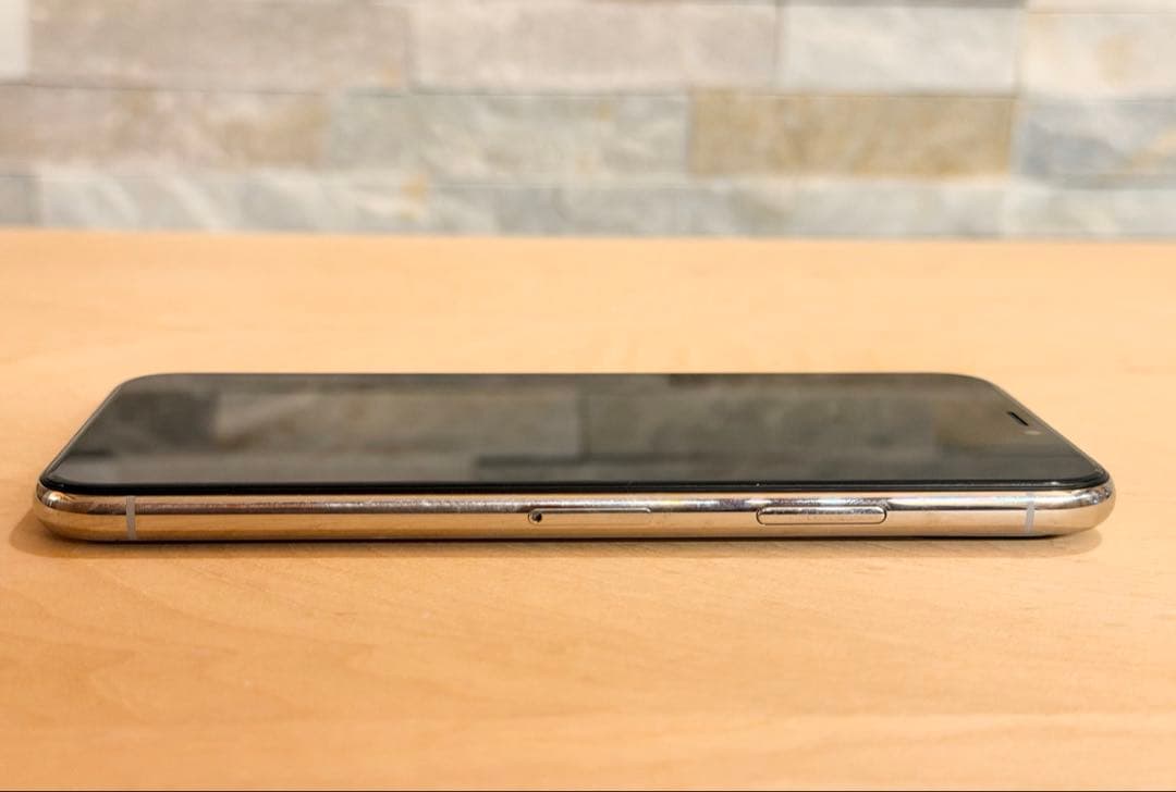 iPhone X 64GB ホワイト SIMフリー 美品　バッテリー69%