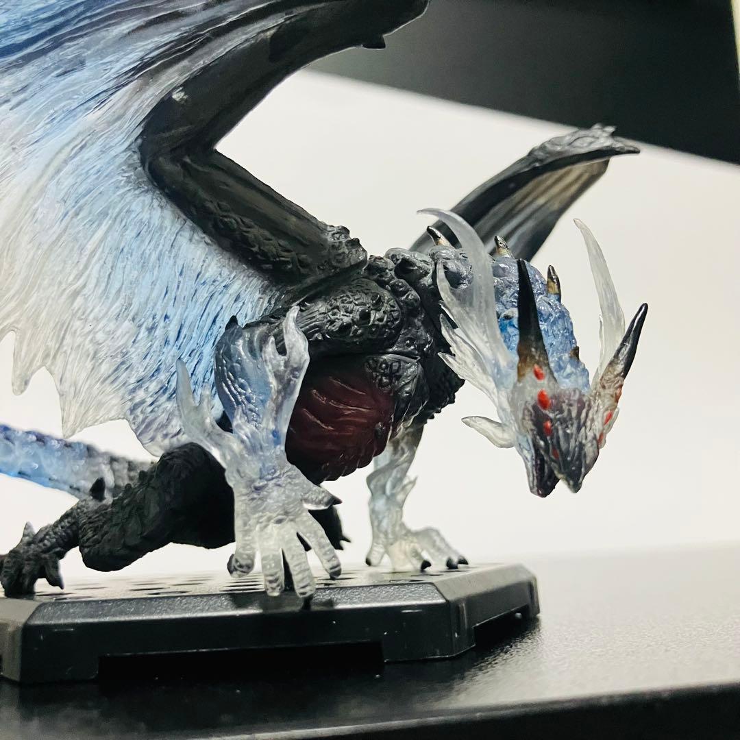 ムフェトジーヴァ&ゼノジーヴァ(臨界状態) フィギア / モンスターハンター