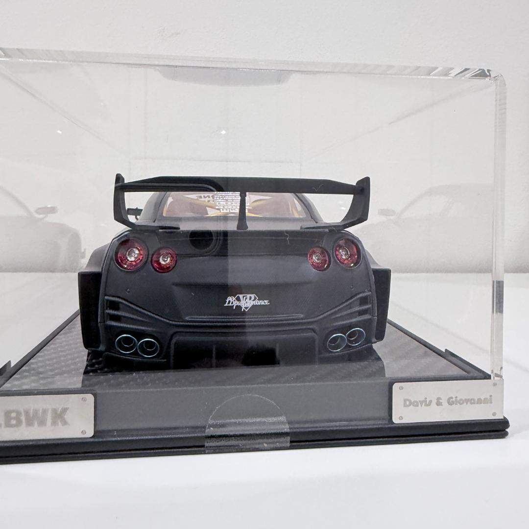 ミニカー LBWK R35GT-RR Davis&Giovanni 1/18