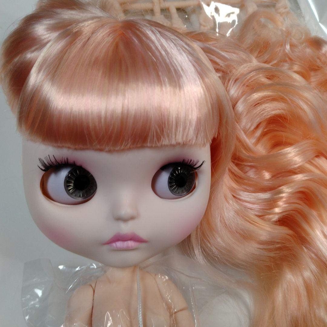 オレンジピンクベージュ新品アイシードールニューフェイス本体のみ