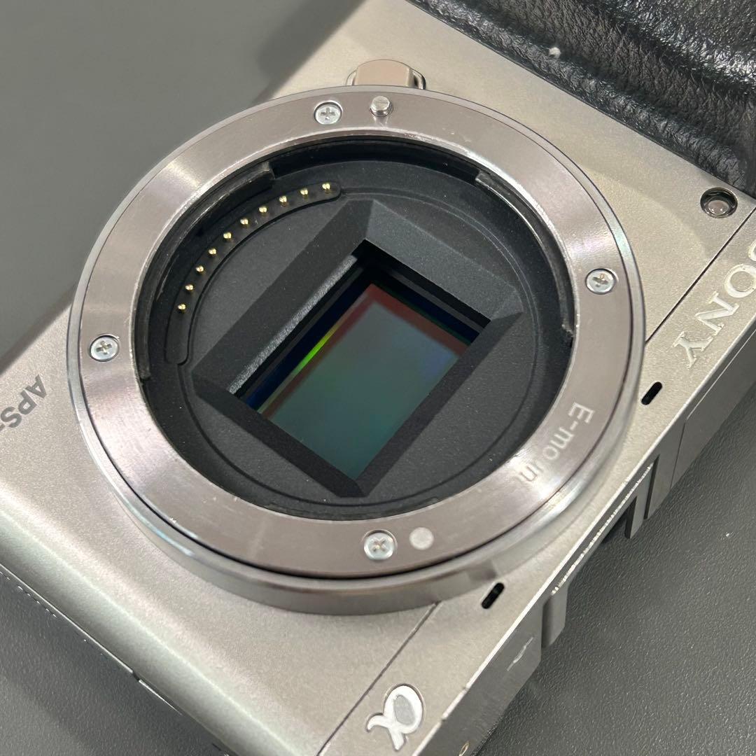 ［値下中］SONY α6000 ILCE-6000Y ダブルズームレンズキット