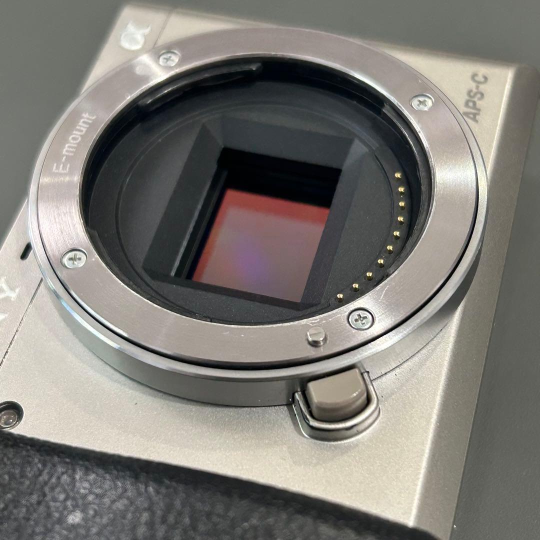 ［値下中］SONY α6000 ILCE-6000Y ダブルズームレンズキット