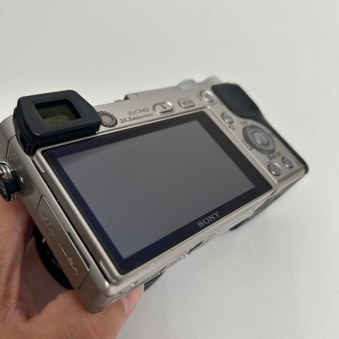 ［値下中］SONY α6000 ILCE-6000Y ダブルズームレンズキット