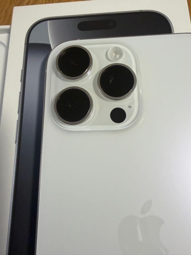 【超美品】iPhone16pro MAX ホワイトチタニウム